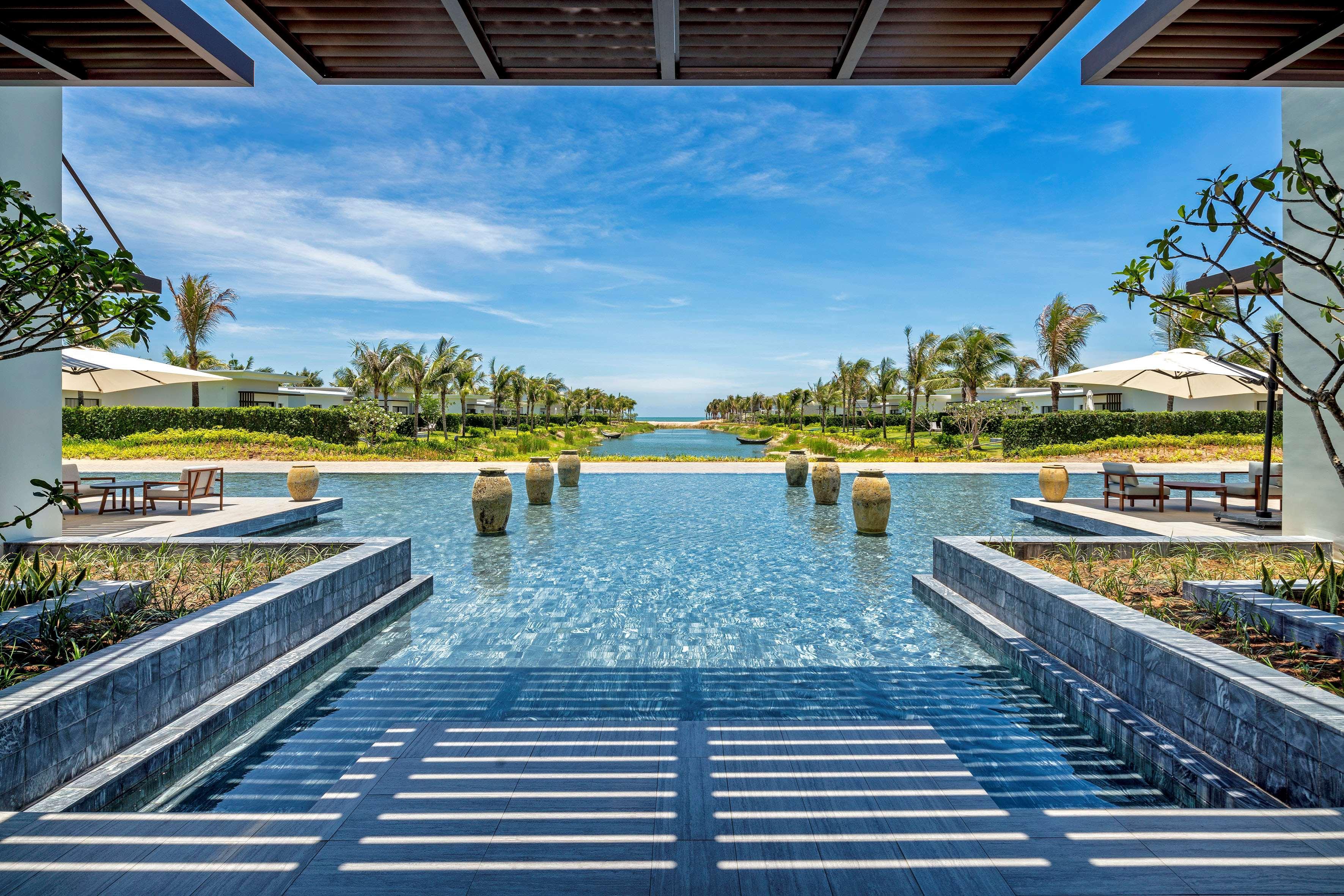 Melia Ho Tram Beach Resort Eksteriør bilde The pool at the Sheraton Nha Trang Hotel & Spa Resort