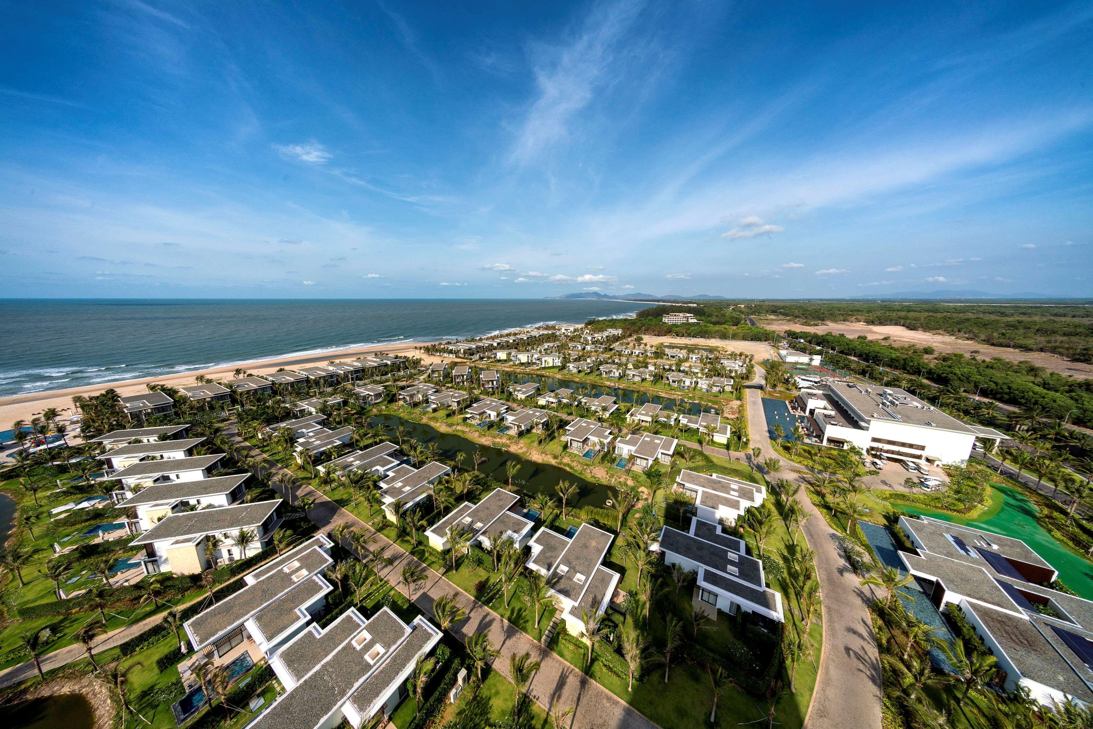 Melia Ho Tram Beach Resort Eksteriør bilde Aerial view of the resort