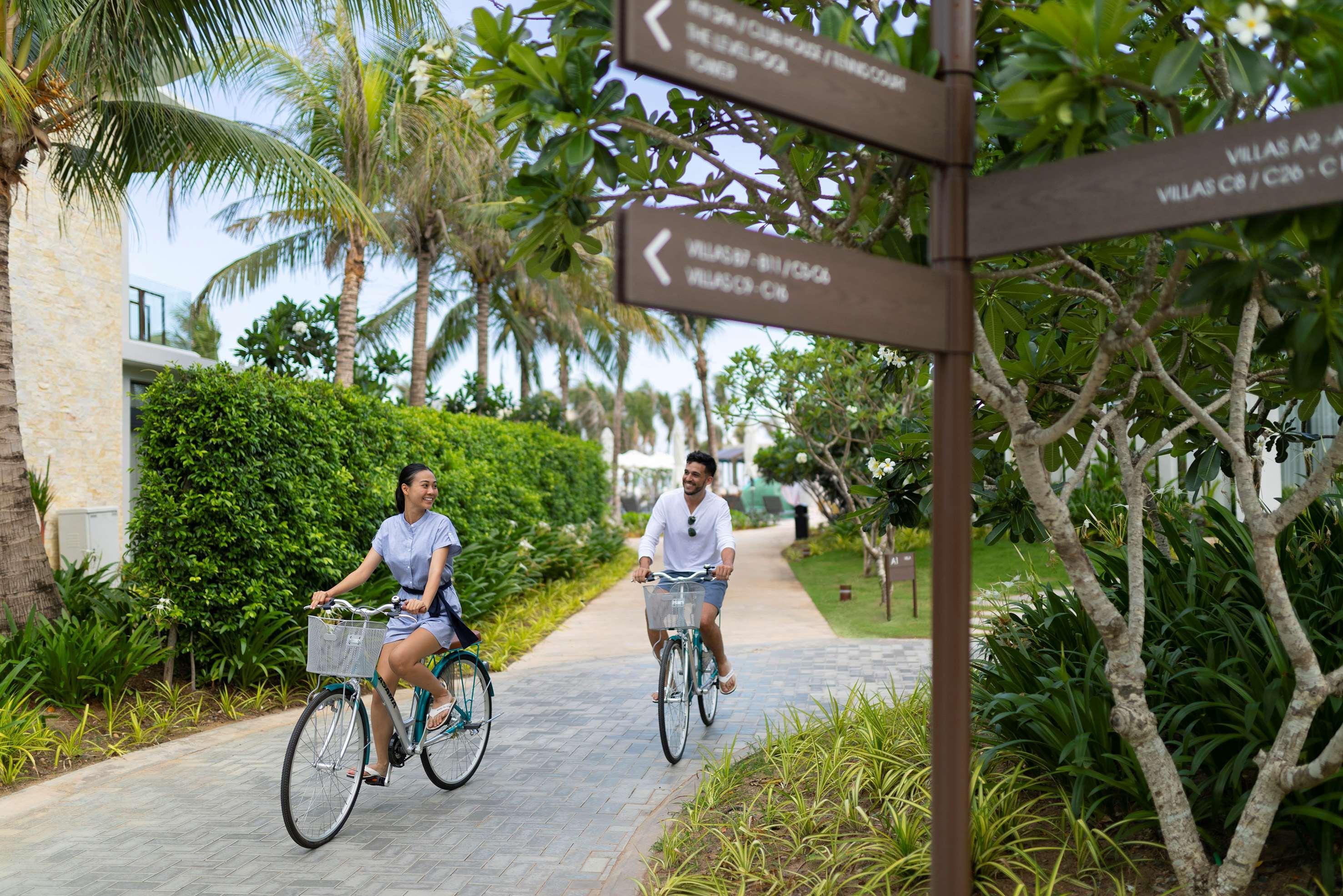 Melia Ho Tram Beach Resort Eksteriør bilde Biking at The Westin Resort & Spa, Desaru Coast